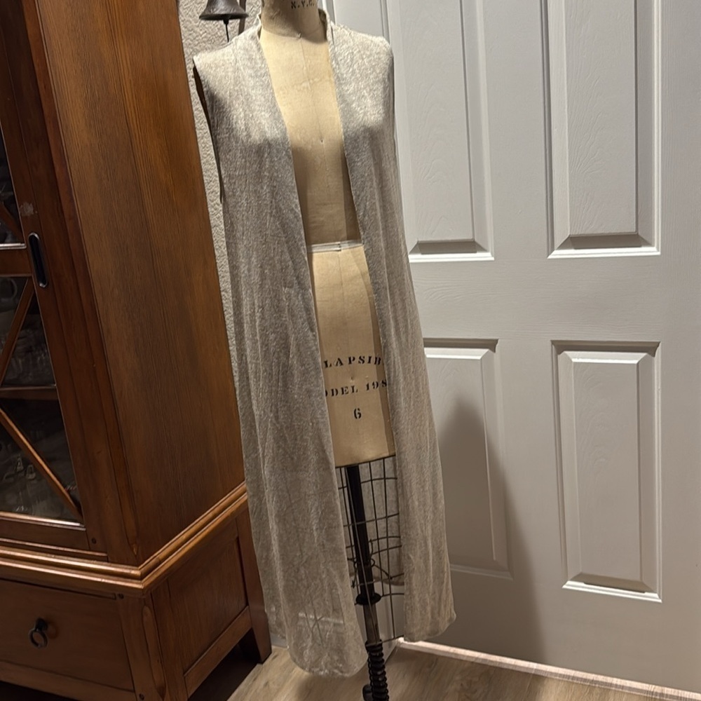 White House Black Market long Knit Vest. Size M